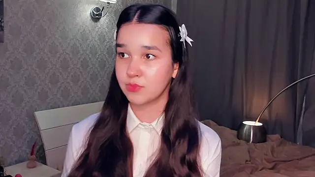 MeliaMelchiori online show from December 17, 9:42 pm