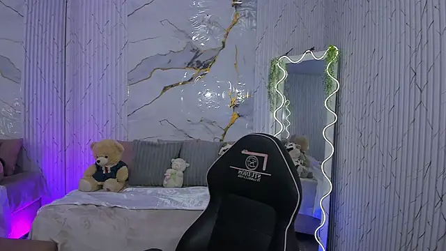 Canndyy tay1 online show from April 1, 6:49 pm