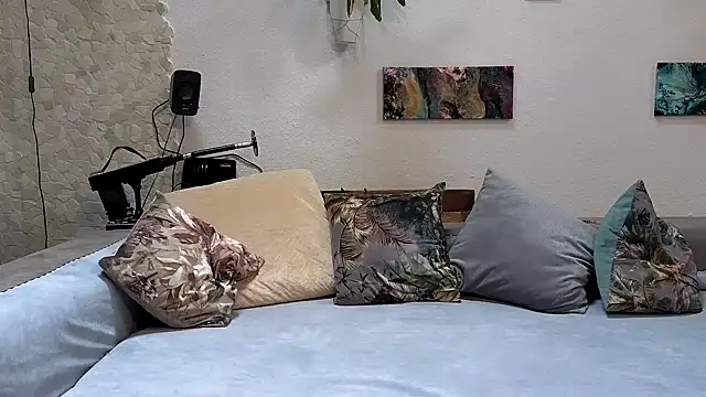 Shy-Ivy online show from June 4, 10:42 am