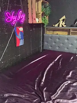 Shy-Ivy online show from April 13, 9:08 pm