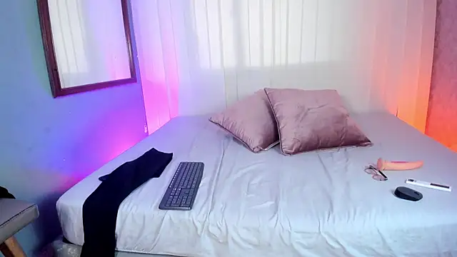 luna velvett  online show from January 5, 5:27 pm