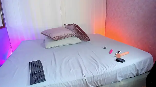 luna velvett  online show from January 6, 11:14 am