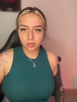 VeloraVyxen  online show from November 26, 1:27 am