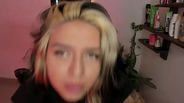 VeloraVyxen  online show from December 19, 1:13 pm