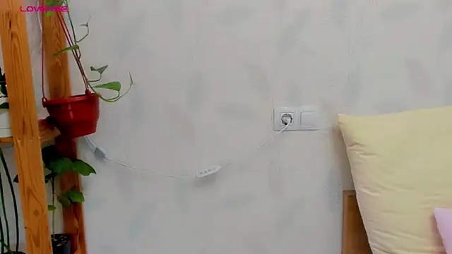 Snapshot of Kelly_Klein chatting on May 12, 5:52 pm Kelly Klein online show from May 12, 5:52 pm