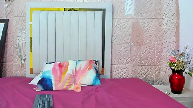 Holly Sly online show from November 26, 7:25 pm