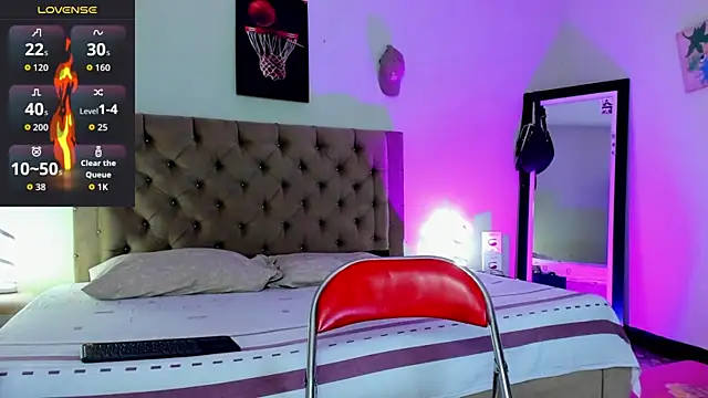 Snapshot of blorelopez chatting on February 25, 1:33 pm blorelopez online show from February 25, 1:33 pm