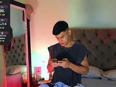 blorelopez online show from December 18, 7:50 pm