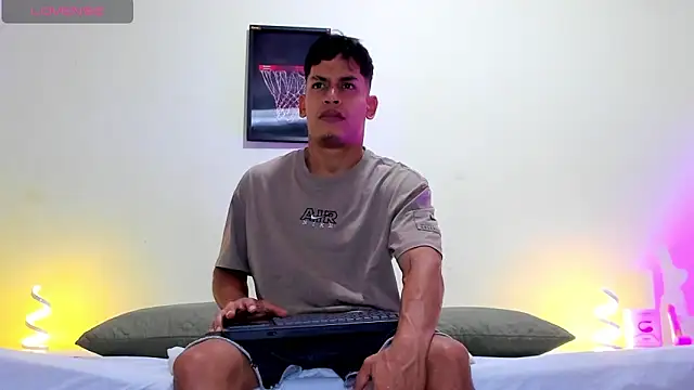 blorelopez online show from April 23, 3:46 pm