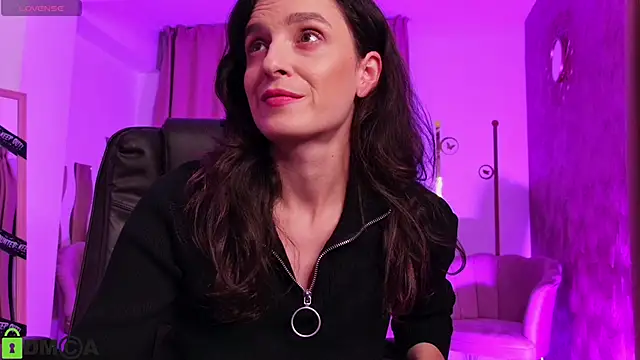 Snapshot of AnnaHarperX chatting on October 31, 5:53 pm AnnaHarperX online show from October 31, 5:53 pm