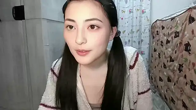 Snapshot of kaede_2112 chatting on March 3, 1:29 pm kaede 2112 online show from March 3, 1:29 pm