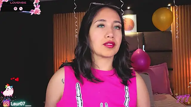 Lauroberts7 online show from March 16, 3:47 am