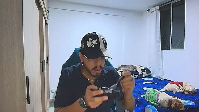 naitt  online show from December 15, 4:07 am