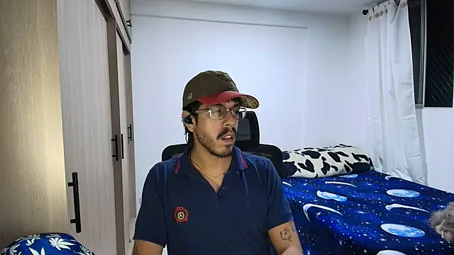 Snapshot of naitt_ chatting on November 29, 1:50 am naitt online show from November 29, 1:50 am