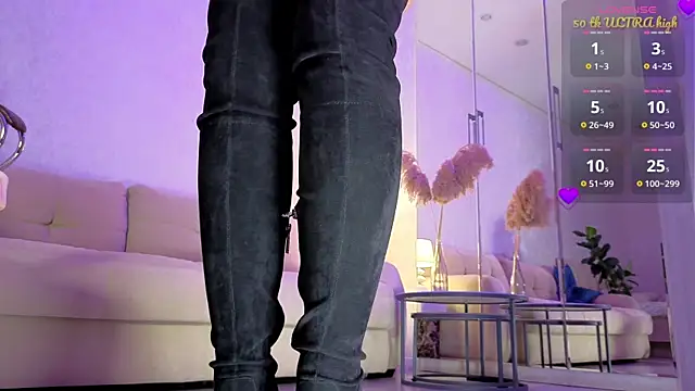 Snapshot of __Fox__ chatting on November 3, 5:05 pm Fox online show from November 3, 5:05 pm