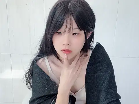 Snapshot of bunny-- chatting on November 28, 4:45 am bunny-- online show from November 28, 4:45 am