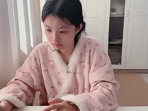 Snapshot of bunny-- chatting on November 22, 6:01 am bunny-- online show from November 22, 6:01 am