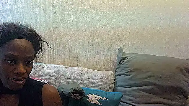 BrunetteNaomi8 online show from July 17, 12:57 pm