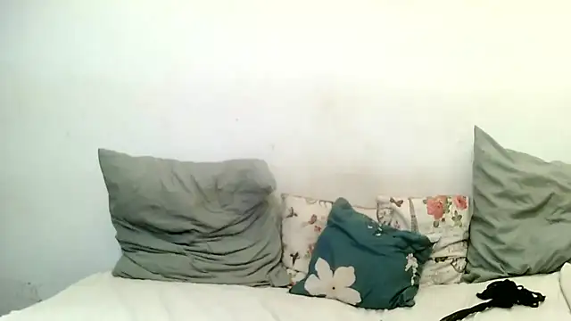 BrunetteNaomi8 online show from May 15, 8:29 pm