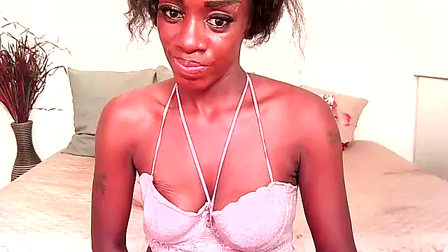 BrunetteNaomi8 online show from March 9, 12:09 pm