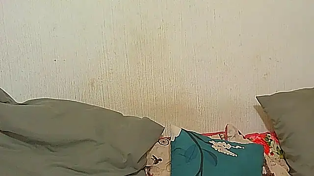 BrunetteNaomi8 online show from April 3, 2:34 pm