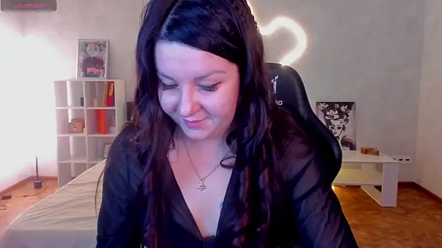 still  her online show from November 28, 1:17 am