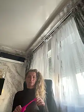 Goldgodess online show from November 26, 6:13 am