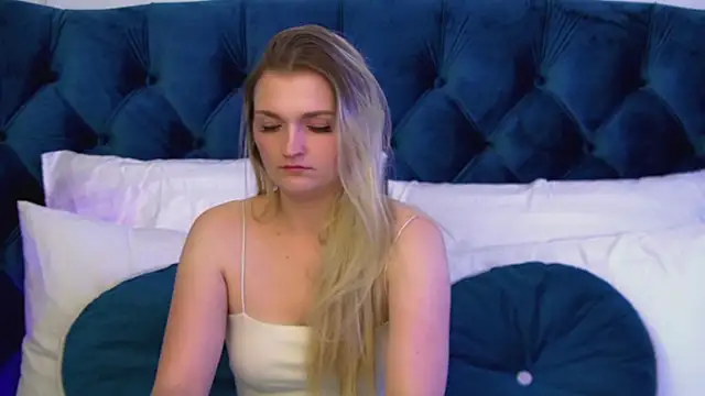 AnnyRaii online show from February 17, 6:22 am