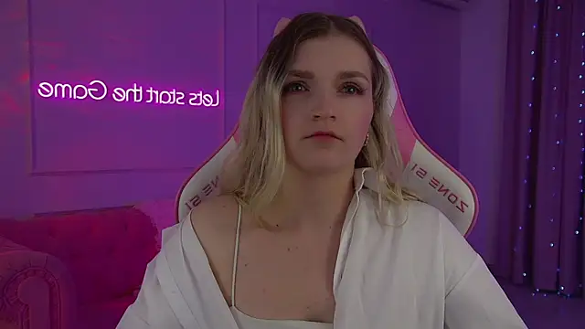 AnnyRaii online show from March 2, 6:25 am