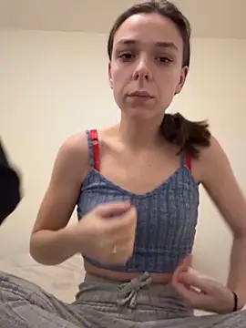 Snapshot of DuoDesir1 chatting on January 6, 6:23 pm DuoDesir1 online show from January 6, 6:23 pm