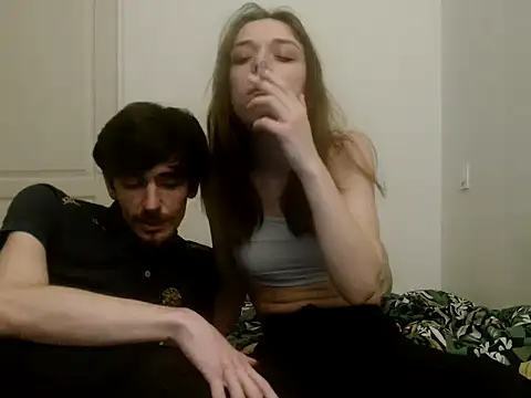 Snapshot of DuoDesir1 chatting on February 22, 12:24 am DuoDesir1 online show from February 22, 12:24 am