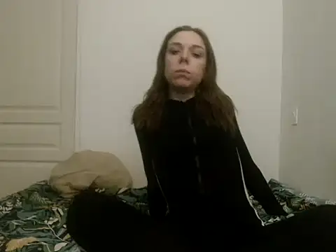 Snapshot of DuoDesir1 chatting on February 22, 6:31 pm DuoDesir1 online show from February 22, 6:31 pm