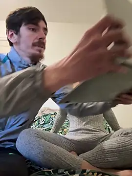 Snapshot of DuoDesir1 chatting on February 8, 4:15 pm DuoDesir1 online show from February 8, 4:15 pm