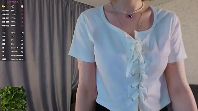 UmbraVelour online show from April 14, 1:16 pm