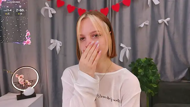 UmbraVelour online show from February 15, 1:21 pm