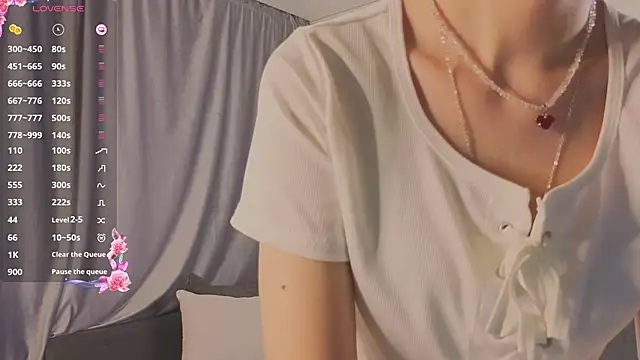 UmbraVelour online show from March 16, 1:04 pm