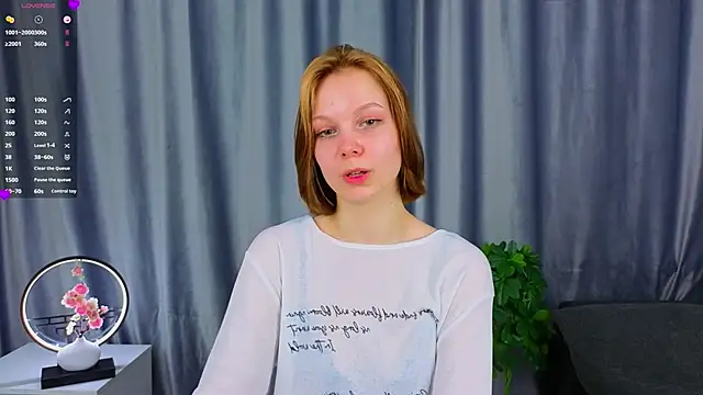 UmbraVelour online show from March 6, 2:01 pm