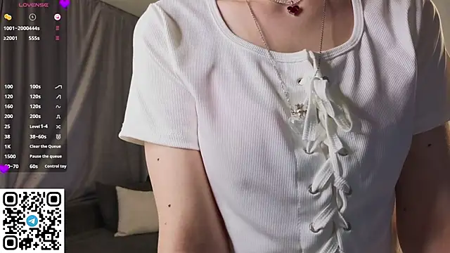 UmbraVelour online show from March 29, 1:24 pm