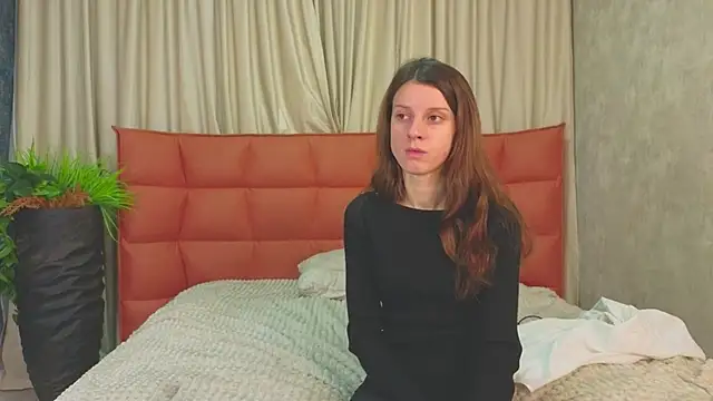 VelvetNyxen online show from December 18, 2:43 pm