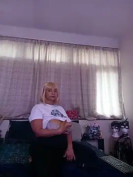 LaReineCleo online show from May 29, 10:32 am