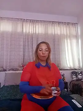 LaReineCleo online show from May 21, 10:45 am