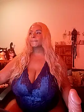 LaReineCleo online show from January 13, 9:35 am