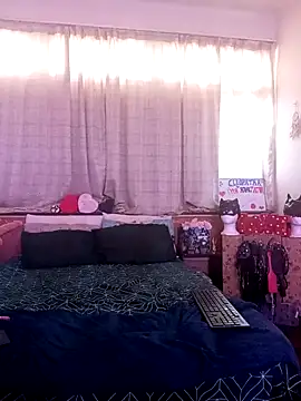 LaReineCleo online show from February 11, 12:05 pm