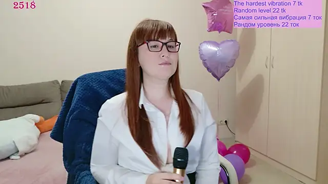 Snapshot of Foxy-lady chatting on June 7, 7:46 am Foxy-lady online show from June 7, 7:46 am