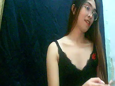 hottest solel online show from December 3, 1:43 pm