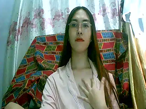 hottest solel online show from December 4, 4:06 pm