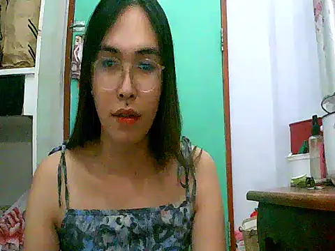 hottest solel online show from December 1, 7:15 pm