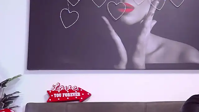 Snapshot of KaylinJan chatting on February 21, 6:37 am KaylinJan online show from February 21, 6:37 am