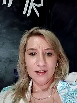 KaylinJan online show from April 4, 6:09 am