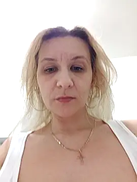 Snapshot of KaylinJan chatting on February 1, 8:07 pm KaylinJan online show from February 1, 8:07 pm